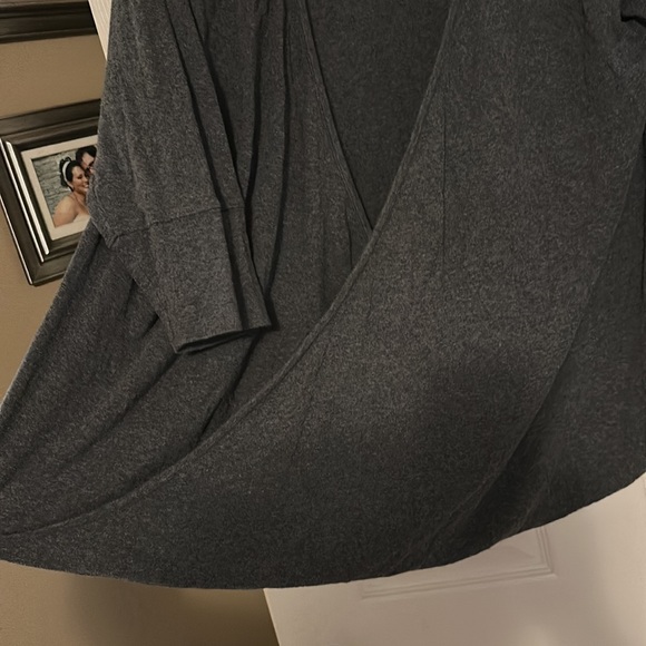3xl gray twist from top with 3/4 sleeves - Picture 3 of 4